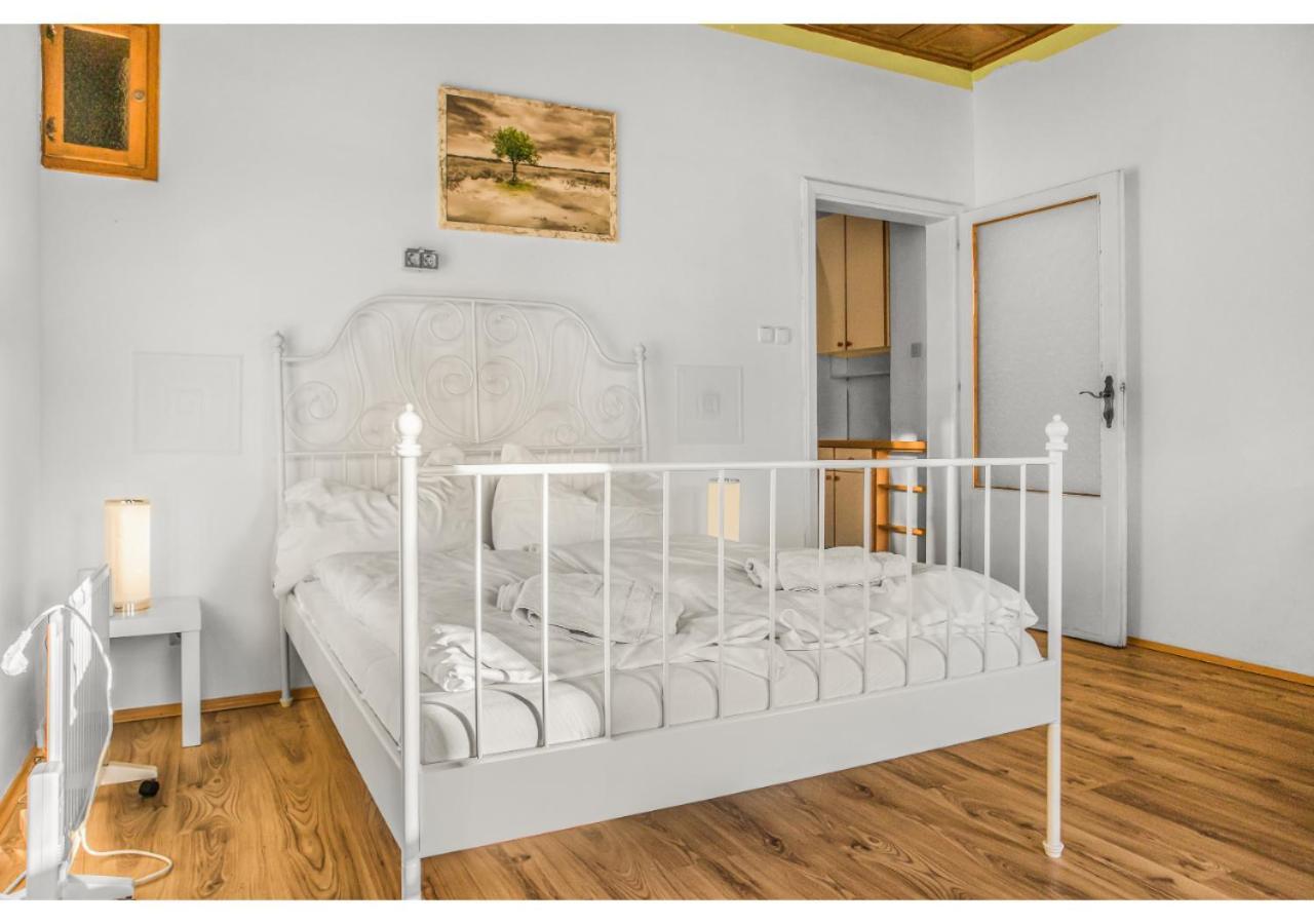 Welcoming 2Br Apt. Near Danube & Millenium Tower Wien Exteriör bild