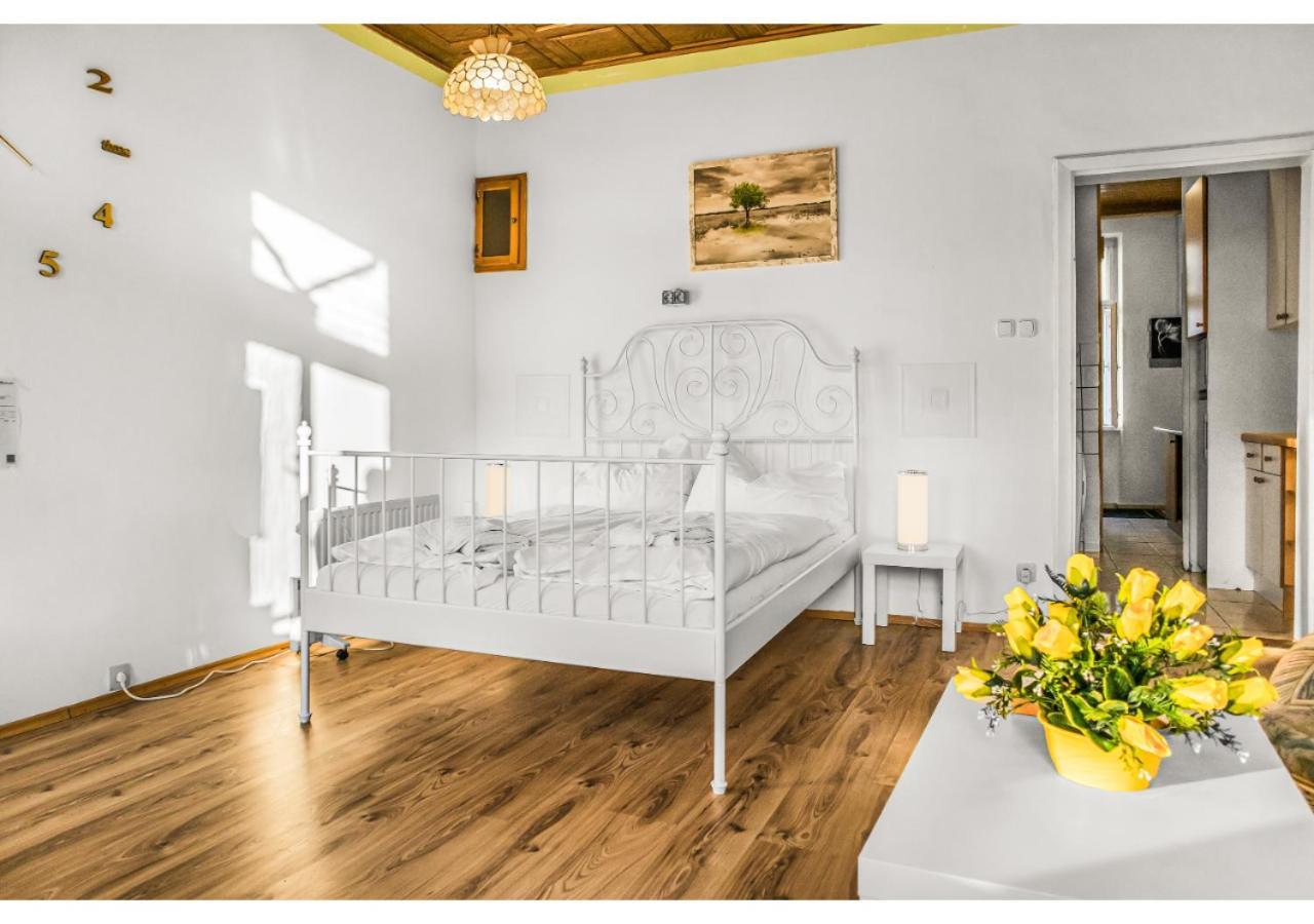 Welcoming 2Br Apt. Near Danube & Millenium Tower Wien Exteriör bild