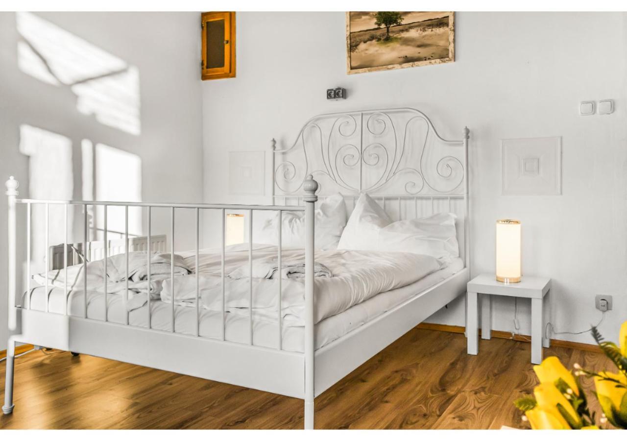 Welcoming 2Br Apt. Near Danube & Millenium Tower Wien Exteriör bild