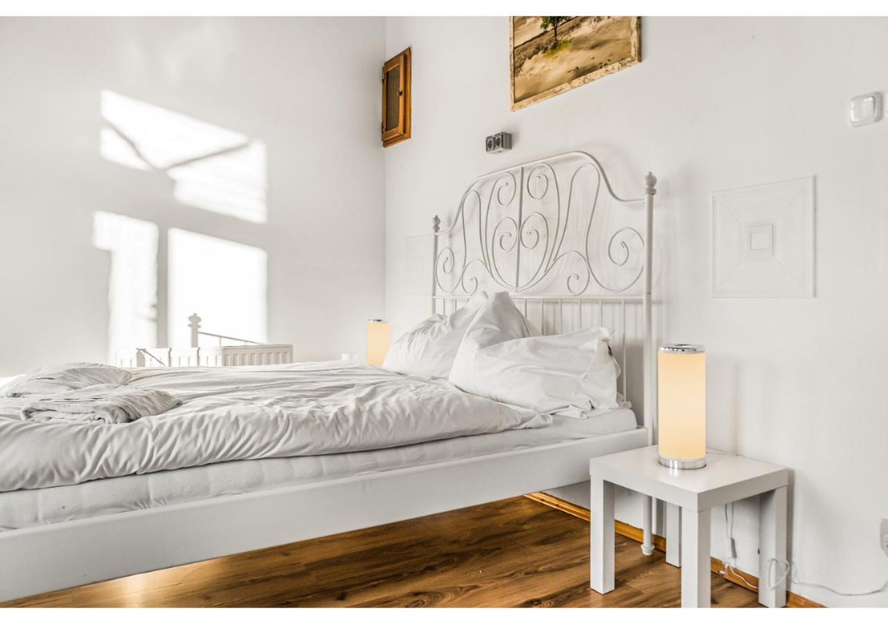 Welcoming 2Br Apt. Near Danube & Millenium Tower Wien Exteriör bild