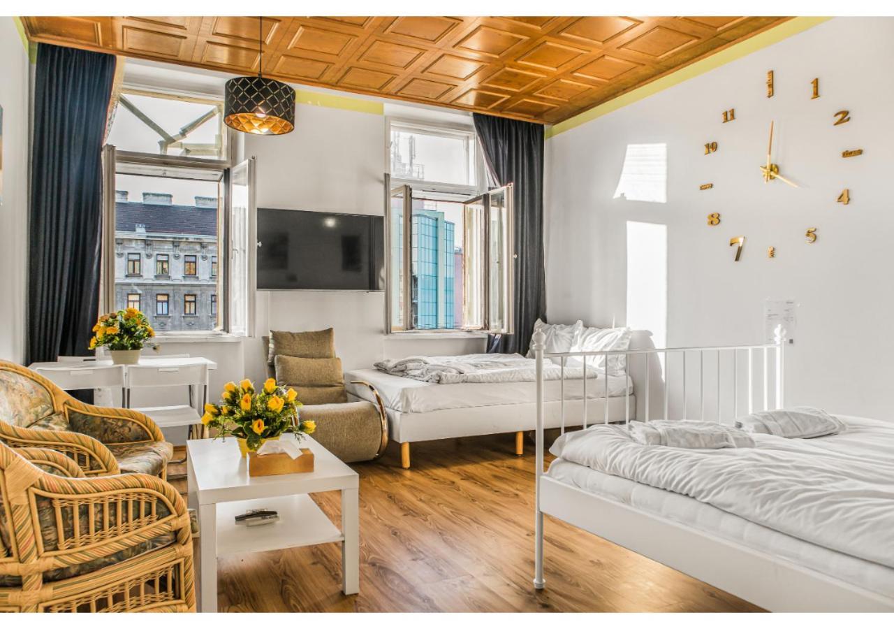 Welcoming 2Br Apt. Near Danube & Millenium Tower Wien Exteriör bild