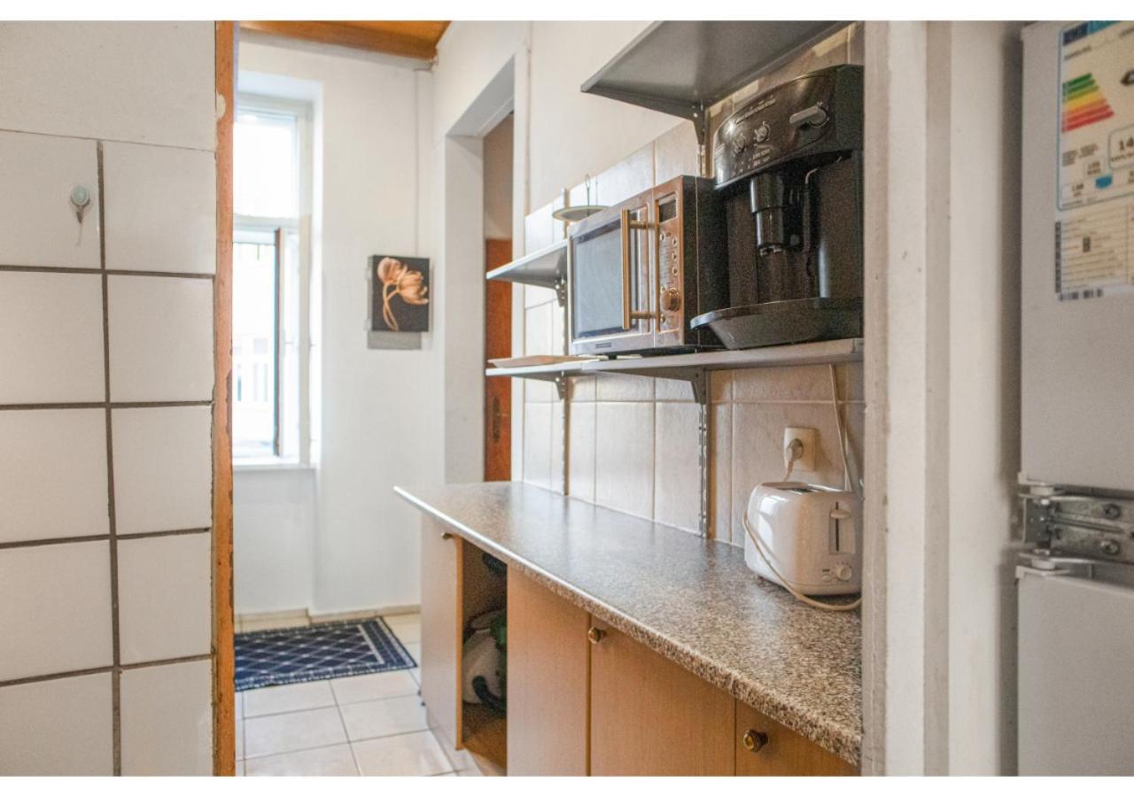 Welcoming 2Br Apt. Near Danube & Millenium Tower Wien Exteriör bild