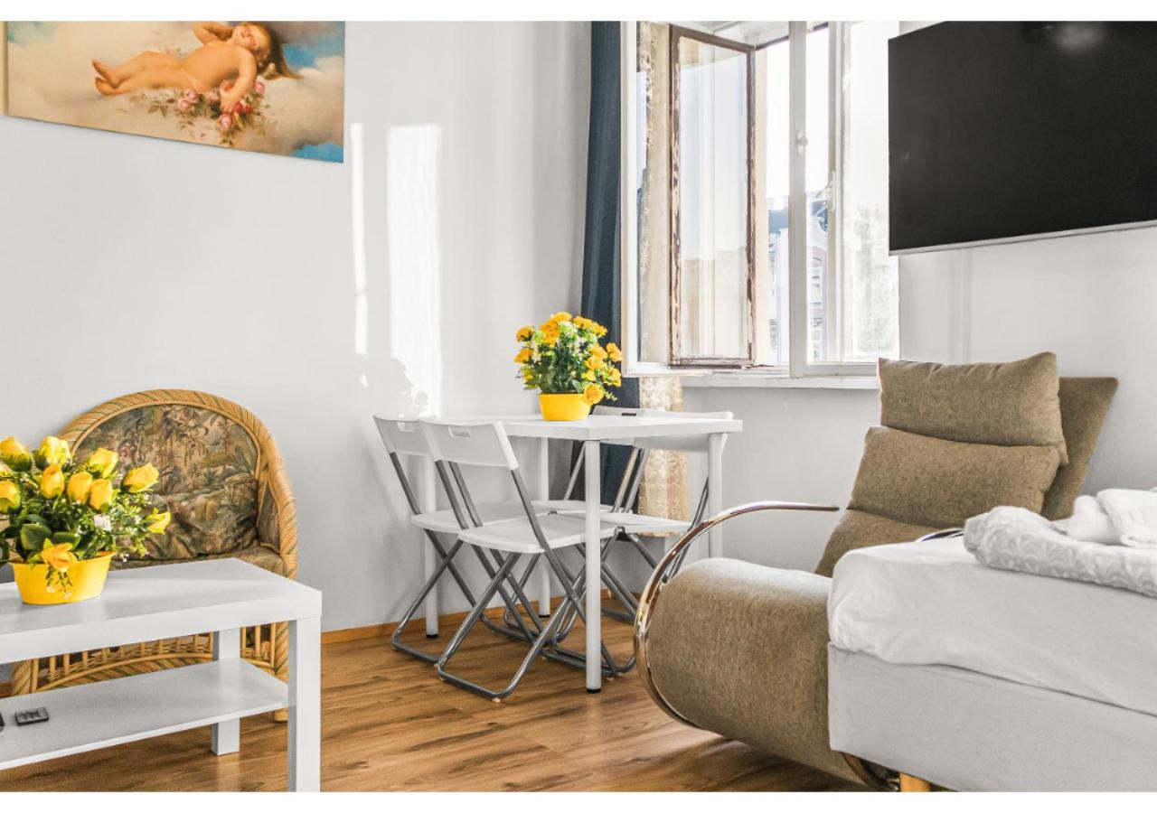 Welcoming 2Br Apt. Near Danube & Millenium Tower Wien Exteriör bild