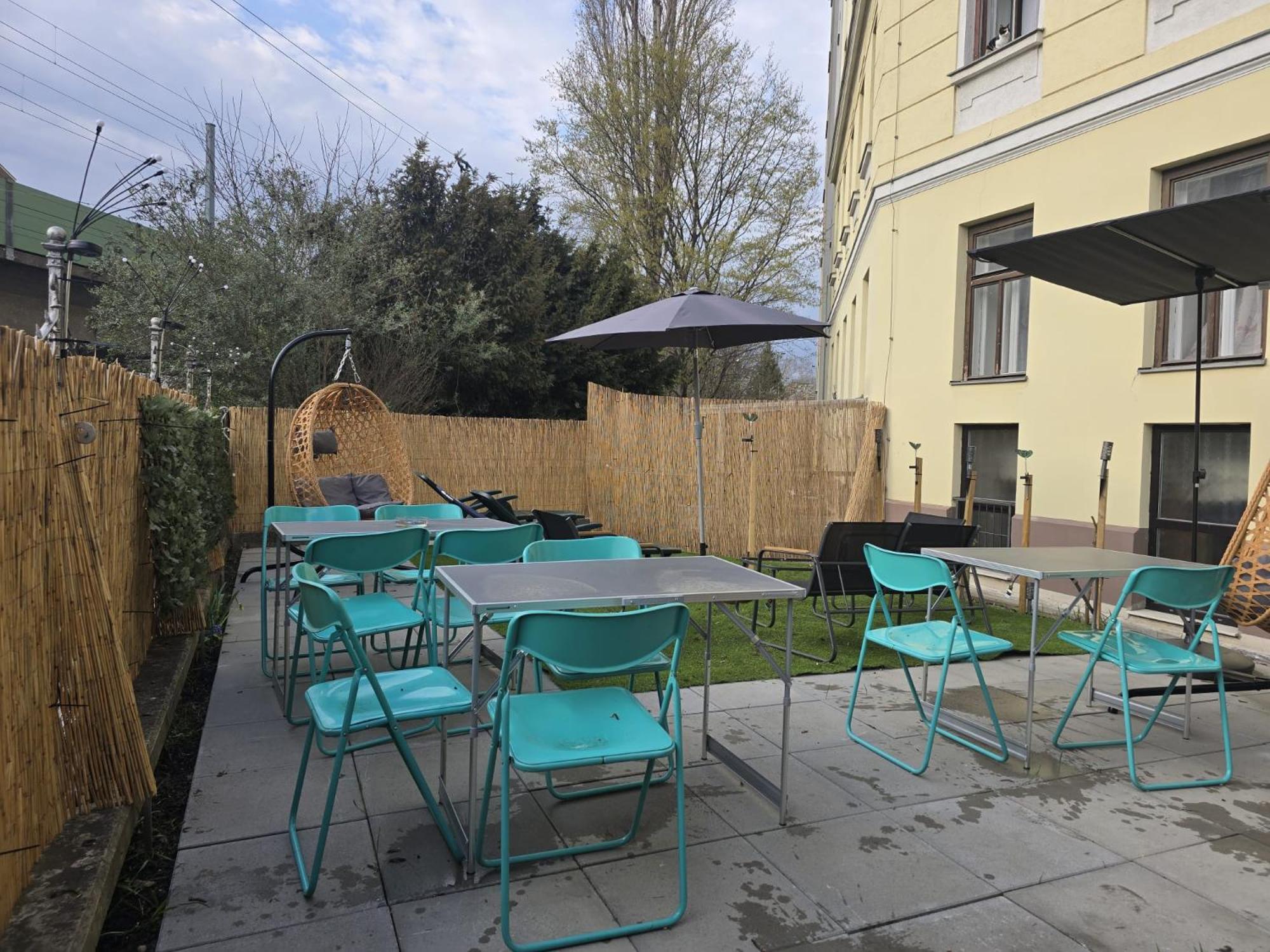 Welcoming 2Br Apt. Near Danube & Millenium Tower Wien Exteriör bild