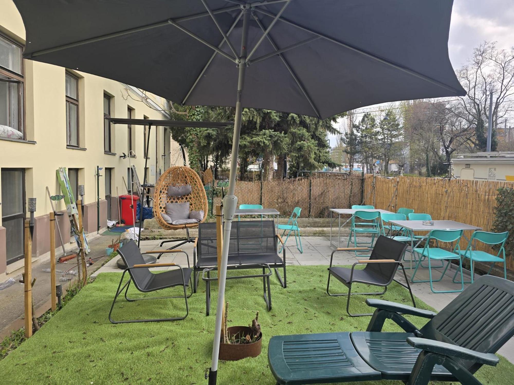 Welcoming 2Br Apt. Near Danube & Millenium Tower Wien Exteriör bild
